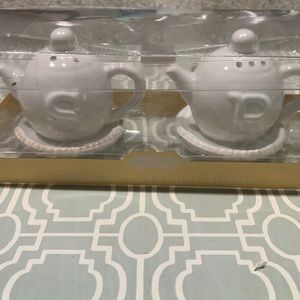 Mud Pie Salt n Pepper Shaker